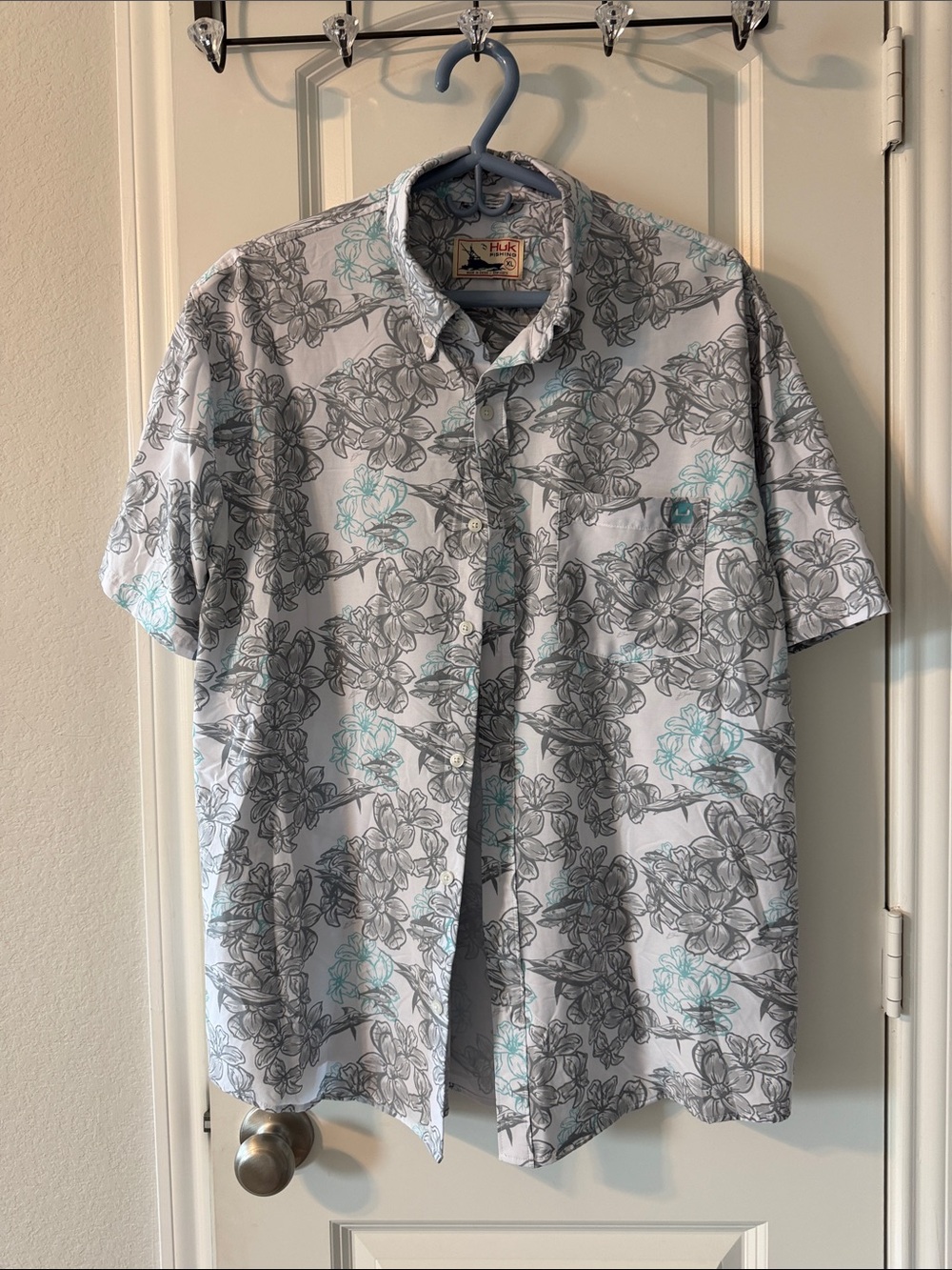 Huk White Short Sleeve Floral Button-Up Shirt with Gray and Teal Accents